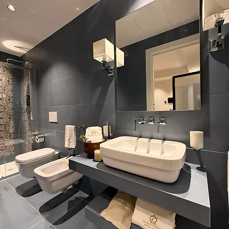 Couette-café Luxury Palazzo Carruggio Dimora Storica Lecce